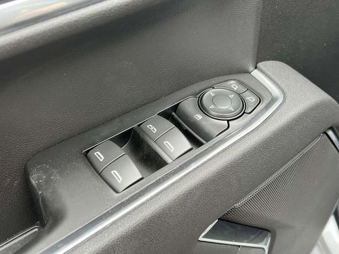 Used 2025 GMC Sierra 1500 Elevation image 15