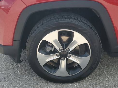 Used 2018 Jeep Compass Latitude w/ Cold Weather Group image 8