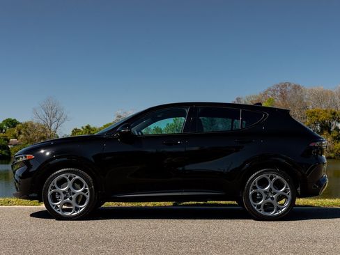 New 2025 Alfa Romeo Tonale w/ Premium Package image 10