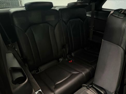 Used 2017 Audi Q7 3.0T Premium Plus w/ Premium Plus Package image 18