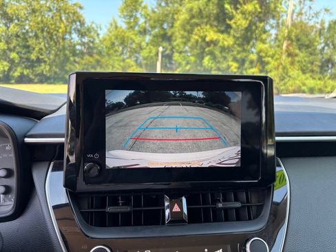 Used 2024 Toyota Corolla LE FWD image 35