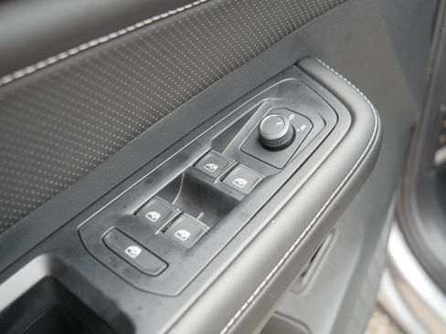 Used 2026 Volkswagen Atlas Cross Sport SEL R-Line AWD/4WD image 19