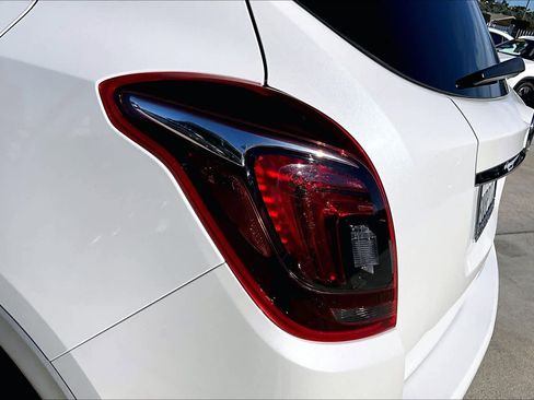 Used 2021 Buick Encore Preferred w/ Safety Package image 28