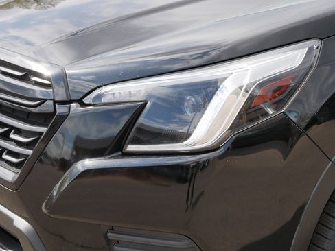 Used 2023 Subaru Forester Premium AWD/4WD image 16
