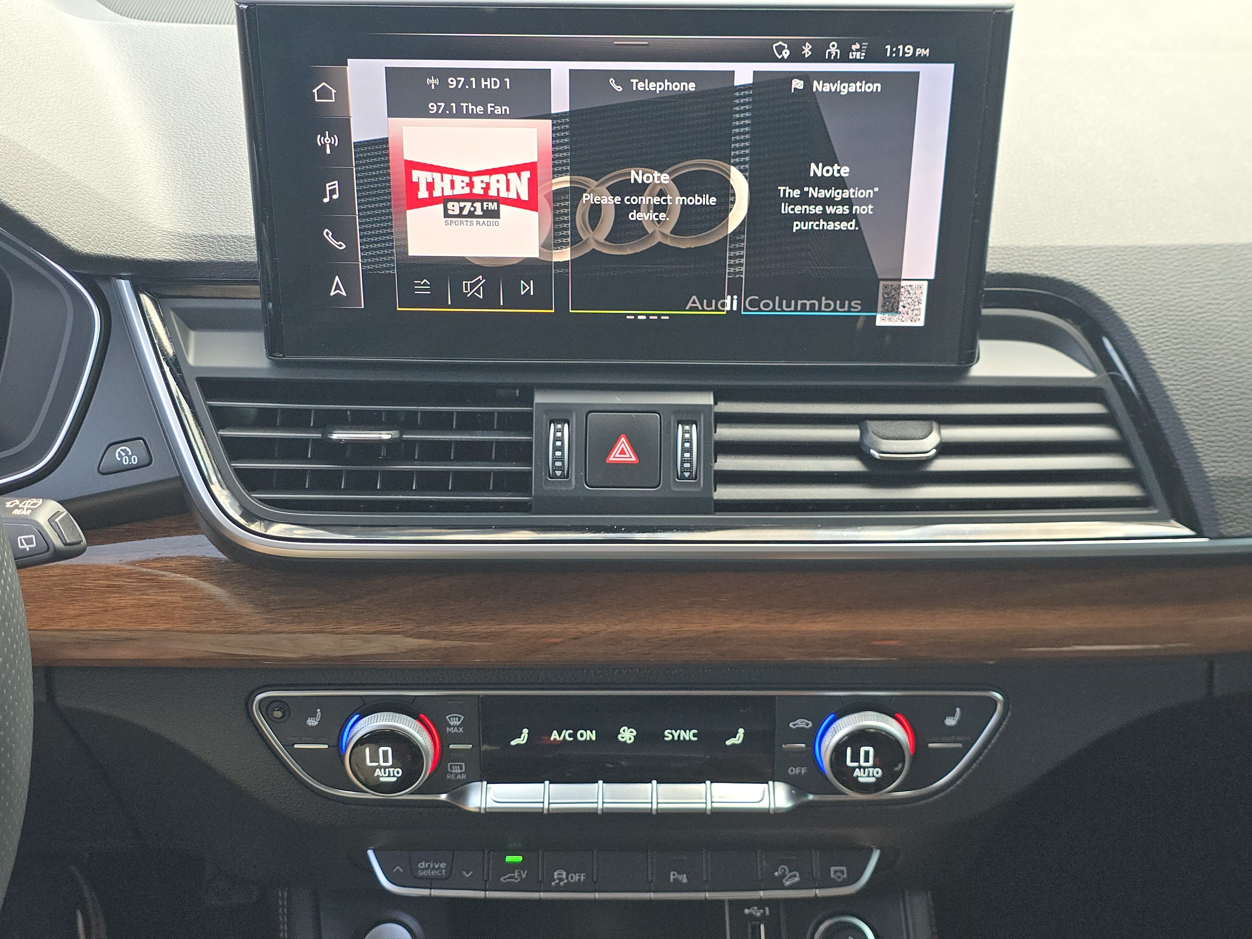Certified 2024 Audi Q5 e Premium Plus w/ Premium Plus Package AWD/4WD image 25