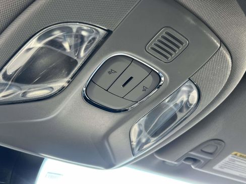 Used 2022 Jeep Compass Latitude image 12