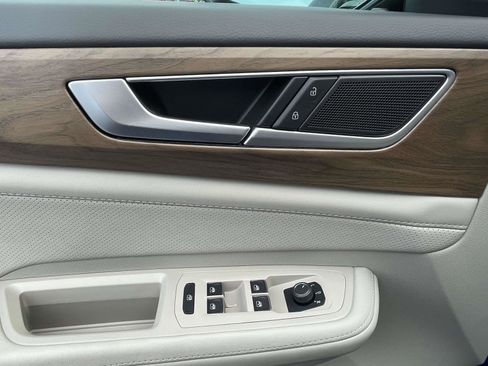 Certified 2025 Volkswagen Atlas SE w/ Panoramic Sunroof Package image 23