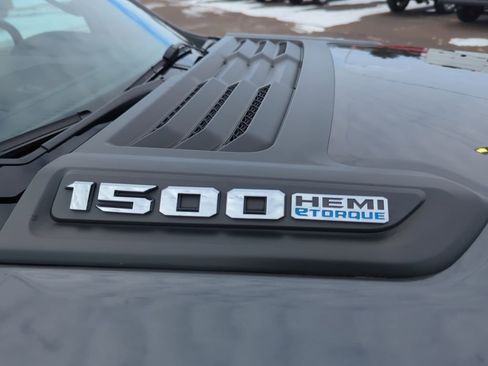 Used 2022 RAM 1500 Laramie w/ Sport Appearance Package image 12