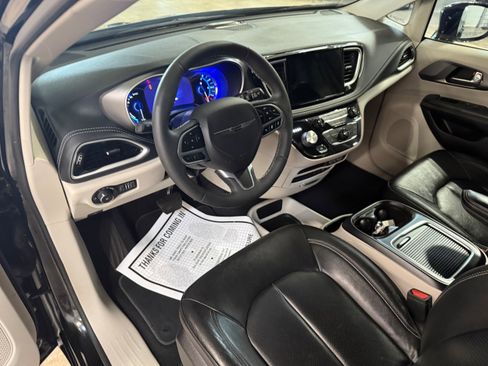 Used 2022 Chrysler Pacifica Touring-L image 38