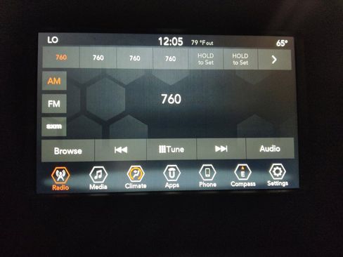 Used 2020 Jeep Compass Latitude FWD image 25