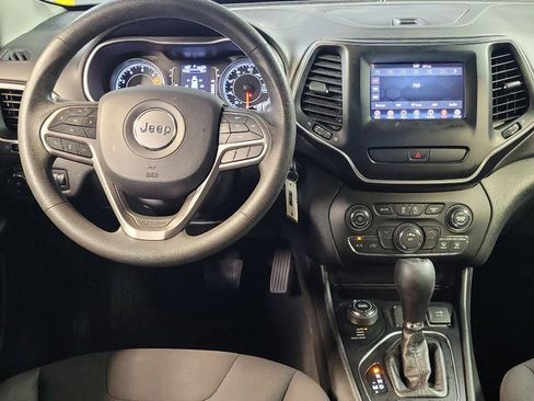 Used 2019 Jeep Cherokee Latitude w/ Popular Appearance Group AWD/4WD image 22