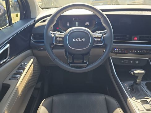 New 2026 Kia Carnival FWD image 13