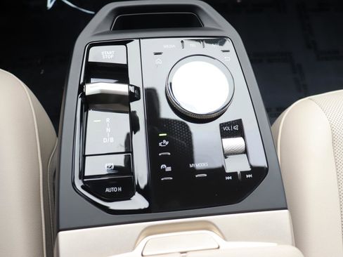 Certified 2026 BMW iX xDrive45 image 38