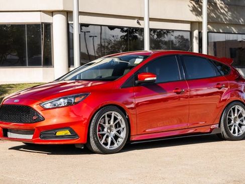 Used 2018 Ford Focus ST w/ Equipment Group 401A image 54