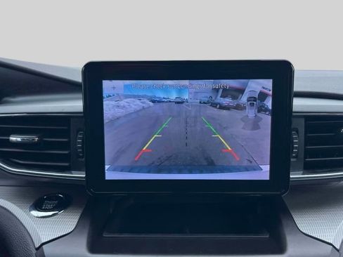 Used 2020 Ford Explorer XLT w/ Equipment Group 202A image 31