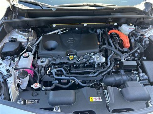 Certified 2024 Toyota Venza XLE AWD/4WD image 26