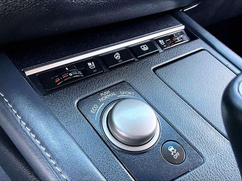 Used 2018 Lexus ES 350 w/ Luxury Package w/Wood Trim FWD image 33