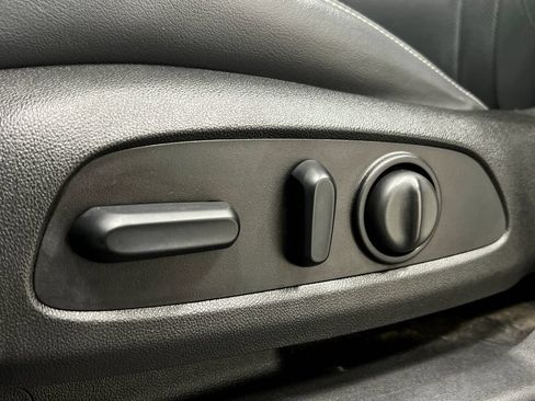 Used 2018 Buick Enclave Essence AWD/4WD image 17