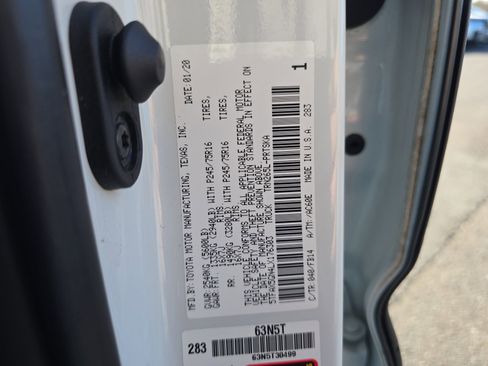 Used 2020 Toyota Tacoma SR image 28