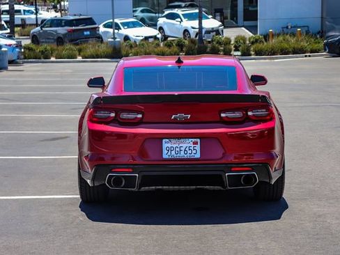 Used 2019 Chevrolet Camaro LT RWD image 5