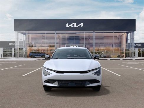 New 2025 Kia EV6 Wind image 2
