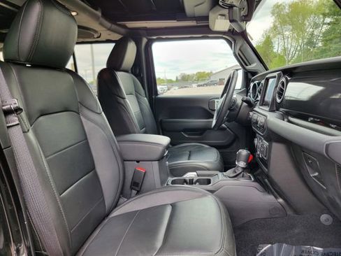 Certified 2022 Jeep Wrangler Unlimited Sahara AWD/4WD image 24