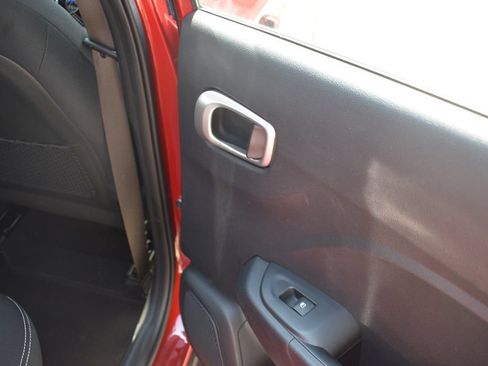 Used 2026 Hyundai Venue SEL FWD image 28