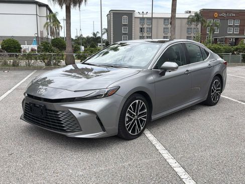 Used 2025 Toyota Camry XLE w/ Premium Plus Package FWD image 8
