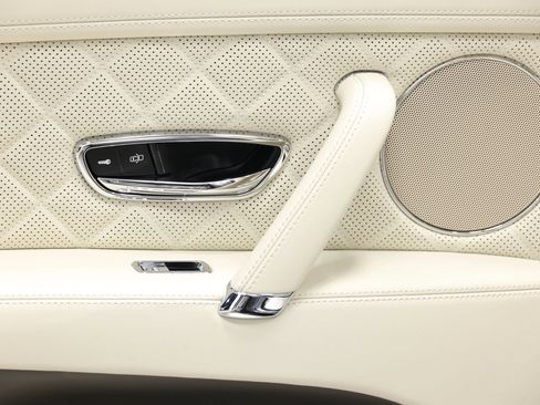 Used 2018 Bentley Flying Spur V8 AWD/4WD image 49
