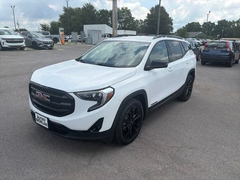 Used 2021 GMC Terrain SLT w/ Elevation Edition FWD image 2