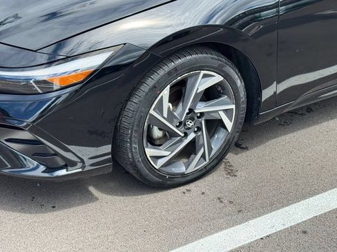 Used 2025 Hyundai Elantra SEL FWD image 4