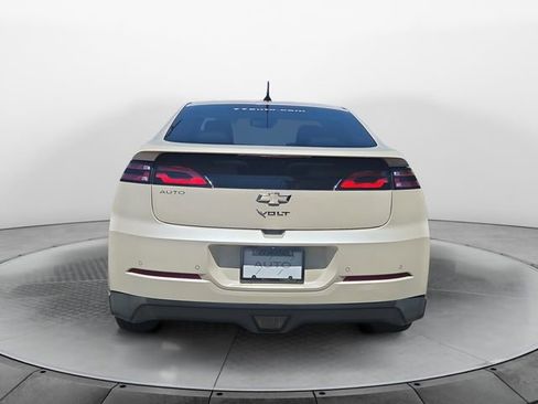 Used 2014 Chevrolet Volt Premium w/ Premium Trim Package FWD image 4