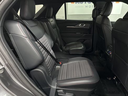 Used 2025 Ford Explorer ST-Line AWD/4WD image 33