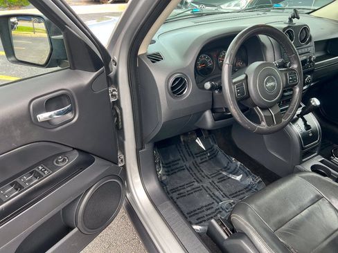 Used 2016 Jeep Patriot High Altitude AWD/4WD image 18