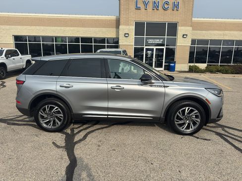 Used 2024 Lincoln Corsair AWD w/ Equipment Group 101A image 4