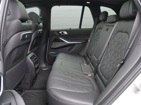 Used 2024 BMW X5 xDrive40i w/ Executive Package image 10