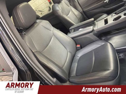 Used 2022 Toyota Sienna XLE Woodland Edition image 39