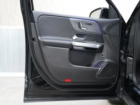 Used 2020 Mercedes-Benz GLB 250 image 29