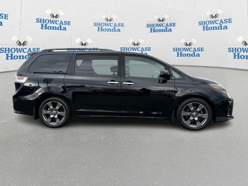 Used 2020 Toyota Sienna SE image 9