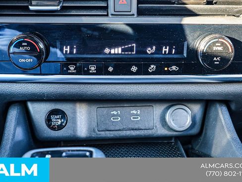 Used 2024 Nissan Rogue SV image 31