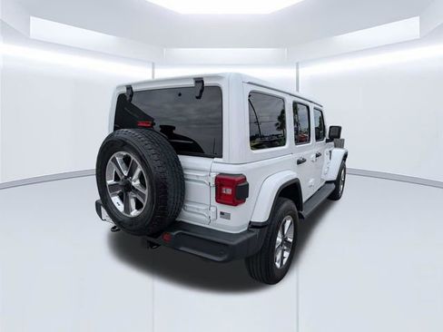Used 2019 Jeep Wrangler Unlimited Sahara AWD/4WD image 4