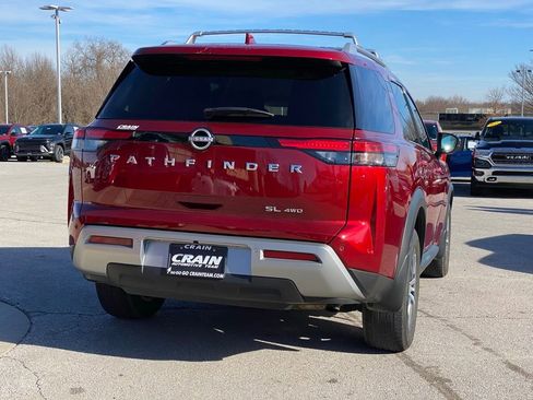 Used 2024 Nissan Pathfinder SL image 8