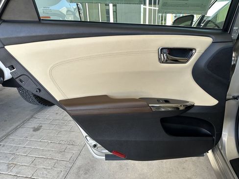 Used 2018 Toyota Avalon XLE Premium image 28