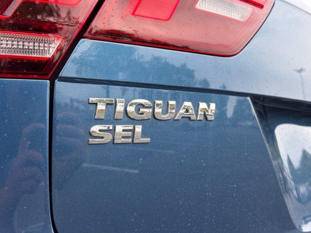 Used 2020 Volkswagen Tiguan SEL AWD/4WD image 23