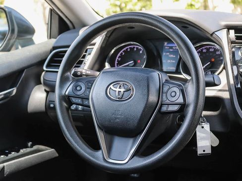 Used 2019 Toyota Camry LE FWD image 15