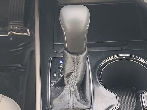 Used 2018 Toyota Camry SE image 19