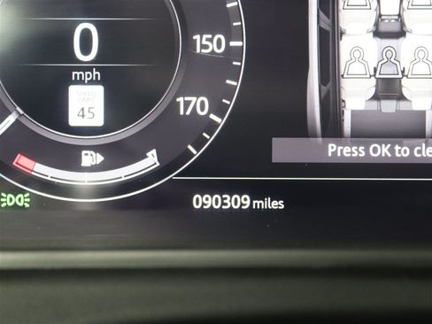 Used 2018 Land Rover Range Rover Velar R-Dynamic SE AWD/4WD image 34