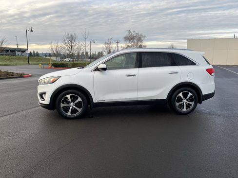 Used 2016 Kia Sorento EX w/ EX Touring Package image 2