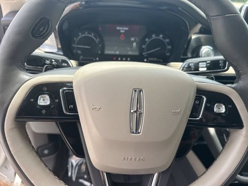 Used 2020 Lincoln Corsair AWD w/ Premium Package image 19