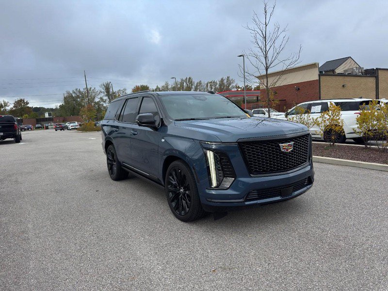 Used 2026 Cadillac Escalade Platinum Sport w/ LPO, ONYX Package AWD/4WD image 3